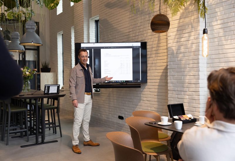 Johan presenteert bij Flow Accountants